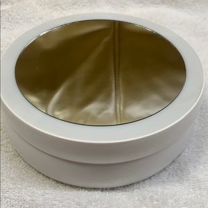 Natural light make up mirror